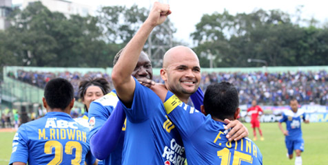 Review ISL: Persib Geser Posisi PSPS