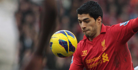 Suarez Ingin Tiru Jejak Gerrard dan Carragher