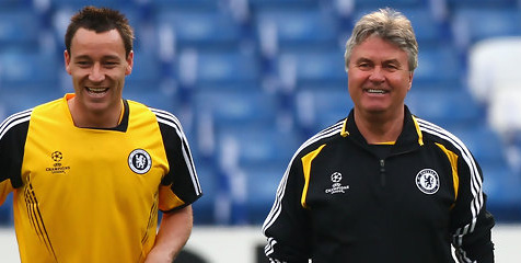 Guus Hiddink Siap Kembali Tangani Chelsea