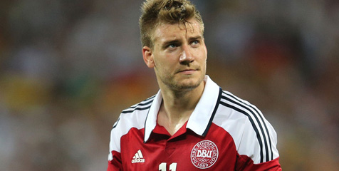 Nyupir Sambil Mabuk, Bendtner Dibekukan Timnas