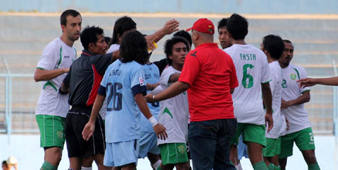 Kepemimpinan Wasit Dinilai Rugikan Persebaya dan Persema