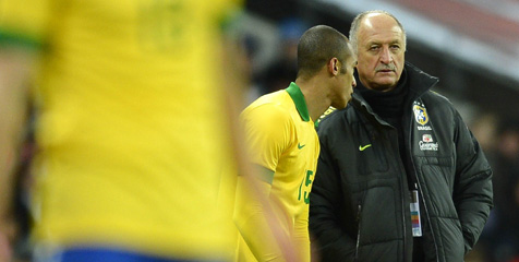 Scolari: Sebaiknya Neymar Tetap Bermain di Brasil