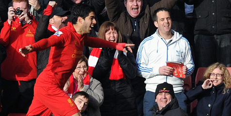 Carragher: Suarez Lebih Hebat Dari RVP dan Bale