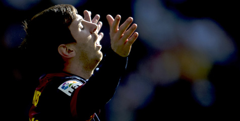 Dani Alves Benarkan Messi Sedang 'Unhappy'