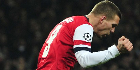 Podolski Absen di Allianz Arena