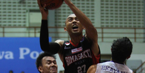 CLS Knights Menangkan Duel Jawa Timur di Solo