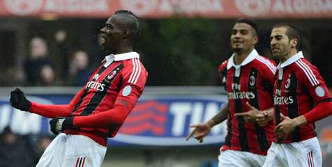 Review: Brace Balotelli Bangkitkan Milan