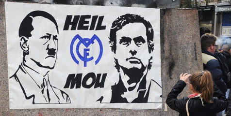 Ada Poster Hitler dan Mourinho di Sudut Bernabeu