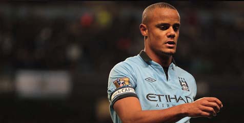 Kompany Jadi Korban Suporter United?