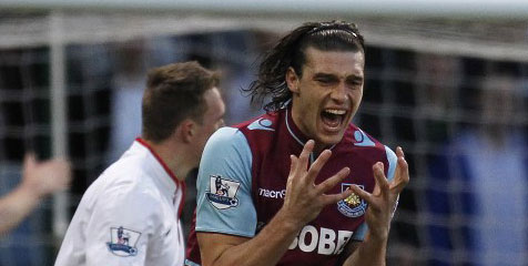 Ferguson: Carroll Harusnya Dikartu Merah Ferguson: Carroll Harusnya Dikartu Merah