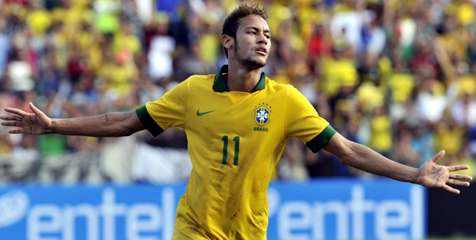 Neymar: Messi Fantastis, Ronaldo Monster!