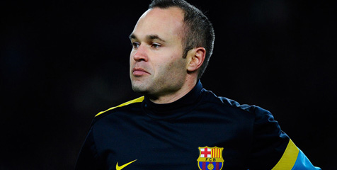 Iniesta Tak Pedulikan Nasib Mourinho di Madrid