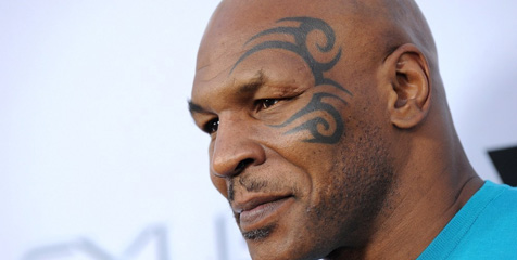 Bite Club, Mike Tyson Mulai Follow Twitter Suarez