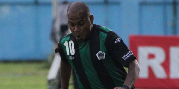 Video: Aksi Bogem Pieter Romaropen Kepada Wasit