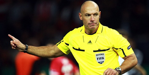 Madrid-Dortmund Diwasiti Howard Webb