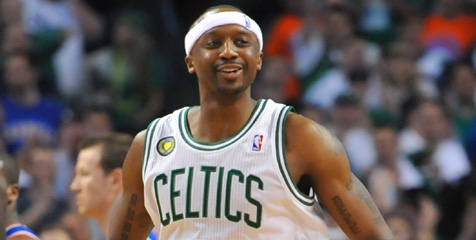 Terry Gemilang, Celtics Benamkan Knicks