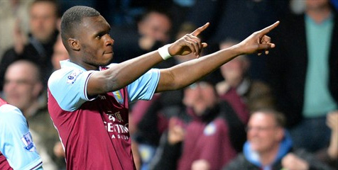 Cetak Hat-trick, Benteke Dipuji Setinggi Langit