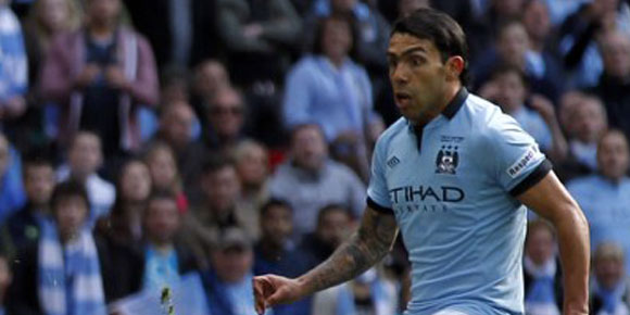 Tevez Jadi Korban Tangga 'Jahil' di Wembley