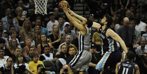 Tundukkan Memphis, Spurs Amankan Game Pertama Final Wilayah Barat