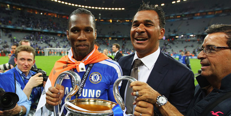 Gullit: Mourinho Harus Bikin Chelsea Main Cantik