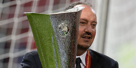 Benitez Resmi Berlabuh di Napoli