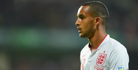 Hanya Memiliki 14 Pemain Fit, Inggris Pasang Walcott Sebagai Striker