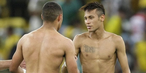 Tukar Kostum Dengan Neymar, Chamberlain Dikecam Roy Keane Tukar Kostum Dengan Neymar, Chamberlain Dikecam Roy Keane