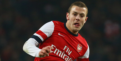 Wilshere Pajang Foto Sang Anak... Kenakan Jersey Barca