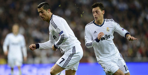 Ozil: Cristiano Ronaldo Harus Raih Ballon d'Or