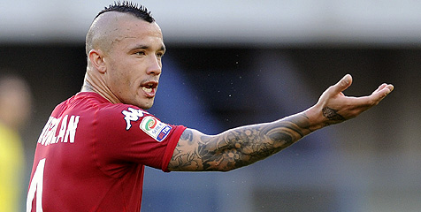 Spurs Ramaikan Perburuan Radja Nainggolan