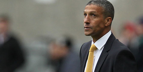 Hughton Sambut Mourinho dan Dukung Moyes