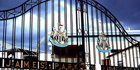 Sempat 'Hilang', Gerbang Kandang Newcastle Kembali ke Asalnya