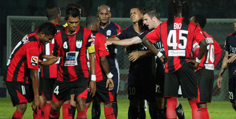 Persipura Uji Coba Lapangan Persiba Balikpapan