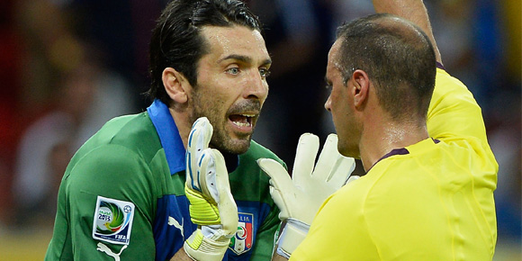 Foto: Reaksi Kocak Buffon Atas Penalti Jepang