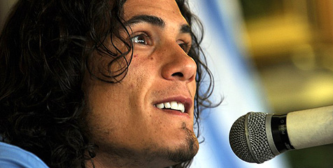 Cavani Tersanjung Diburu Real Madrid dan Chelsea