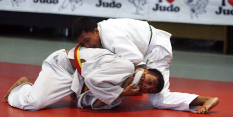 Kota Surabaya Digdaya di Judo Porprov IV Jatim