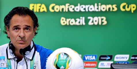 Prandelli: 23 Pemain Sepakbola Saja Tak Cukup Bagi Italia