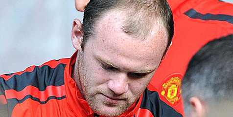 Siap Bertahan, Rooney Tuntut United Meminta Maaf