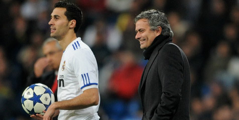 Arbeloa Balas Sindiran Benitez Kepada Mourinho