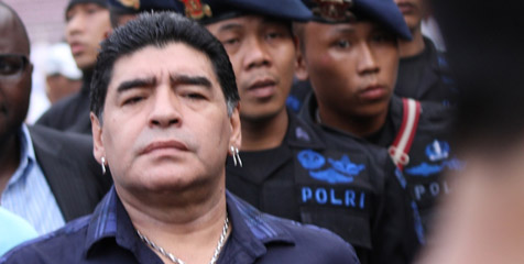 Harga Tiket Coaching Clinic Maradona di Surabaya Anjlok