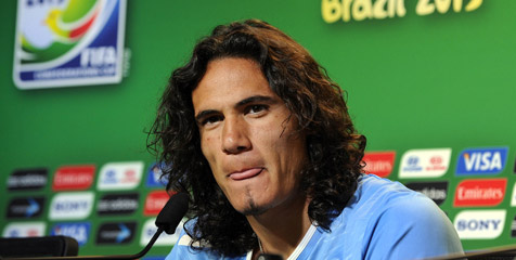 Rumor Transfer Membuat Cavani Berang