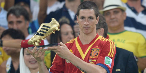 Tahiti 'Hadiahi' Torres Sepatu Emas di Brasil 2013