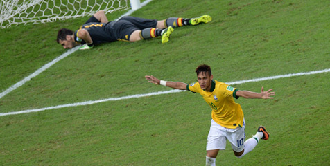 Neymar 'Cium' Pacar Casillas