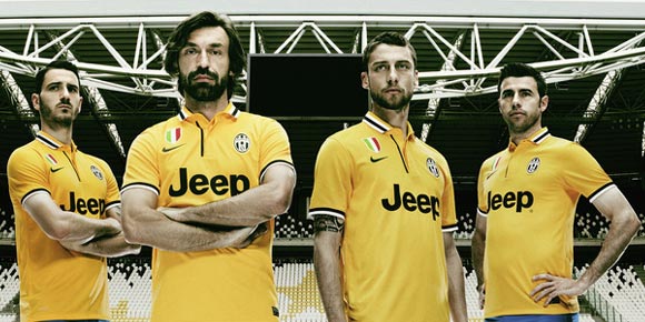 Detail Jersey: Juventus Away 2013-2014 Detail Jersey: Juventus Away 2013-2014