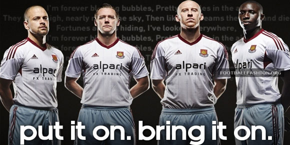 Detail Jersey: West Ham Away 2013-2014