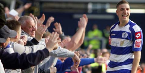 QPR Pinjamkan Adel Taarabt QPR Pinjamkan Adel Taarabt