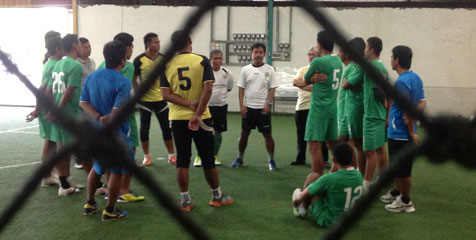 Mengalah, Persebaya Latihan di Lapangan Futsal