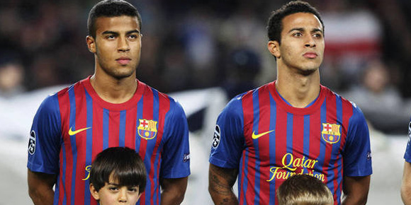 Aksi Dua Bersaudara Thiago dan Rafinha Saat Masih Anak-Anak