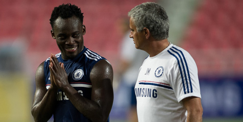 Essien dan Mourinho Saling Lempar Pujian