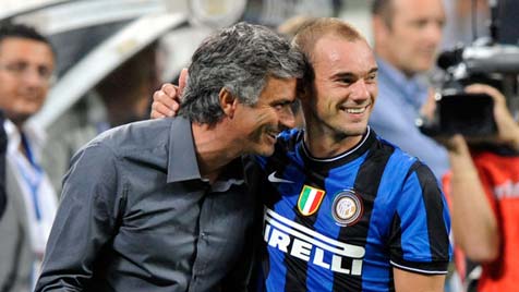 Mourinho Masih Intensif Hubungi Sneijder